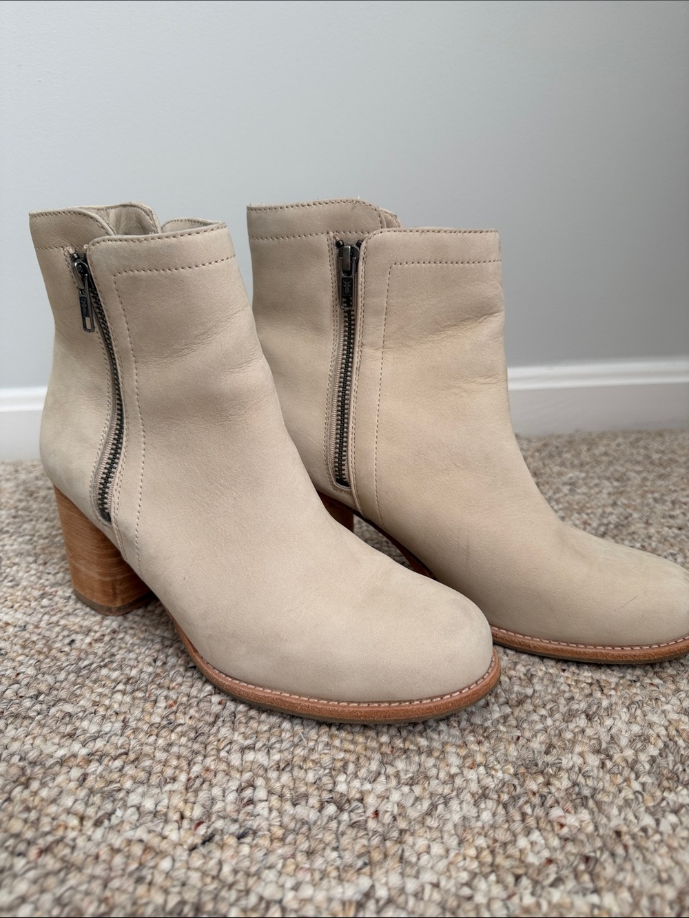 Women's Frye Neutral Beige Leather Ankle Boots with Side Zip